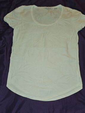 eight eight eight Light Cream Short-Sleeve Scoop Neck Tee